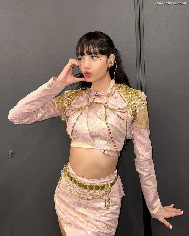 Lisa  BLΛƆKPIИK (Blackpink) photo 20 of 6190