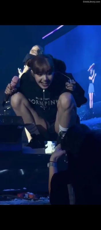 Lisa  BLΛƆKPIИK (Blackpink) photo 3 of 6190