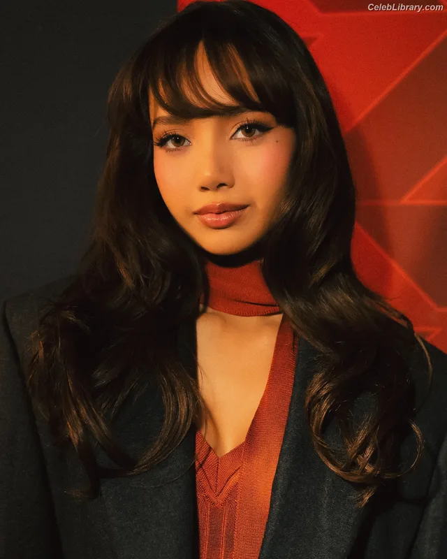 Lisa  BLΛƆKPIИK (Blackpink) photo 24 of 6190