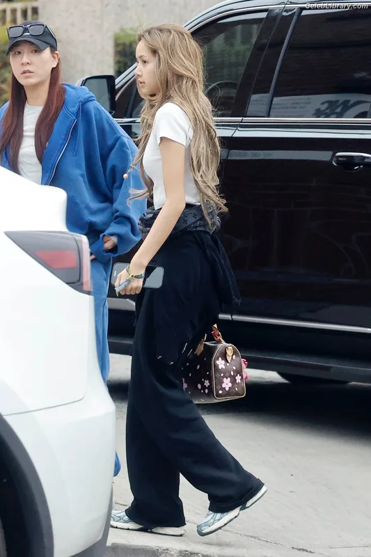 Lisa BLΛƆKPIИK (Blackpink) photo 14 of 6190