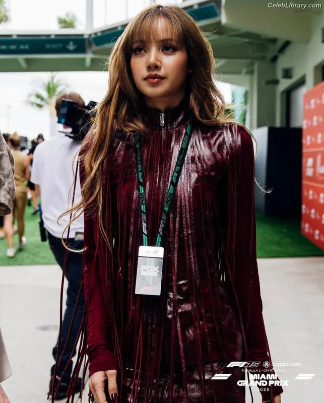 Lisa  BLΛƆKPIИK (Blackpink) photo 2 of 6190