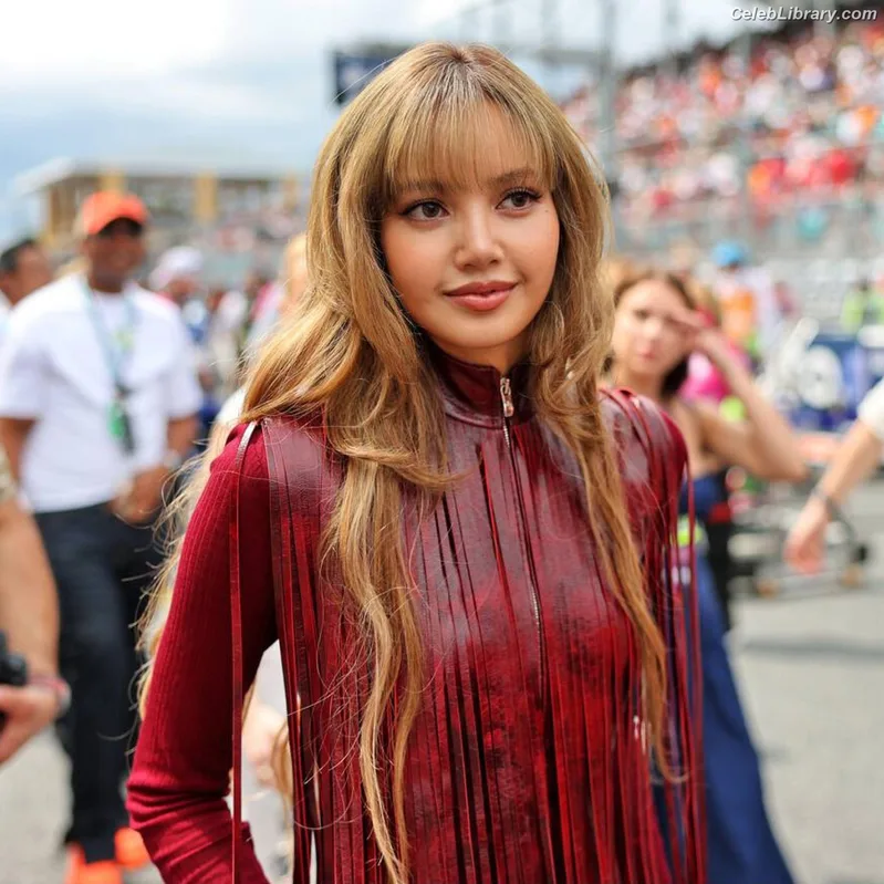 Lisa  BLΛƆKPIИK (Blackpink) photo 3 of 6190
