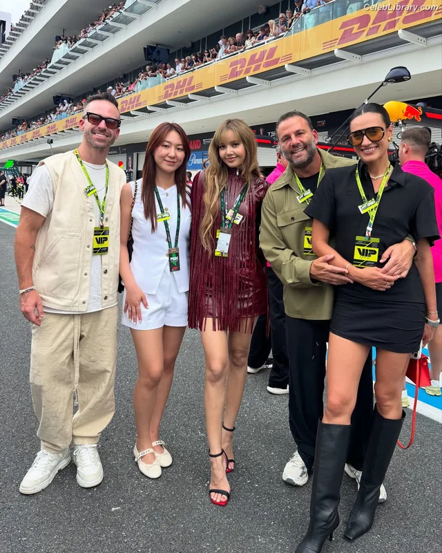 Lisa  BLΛƆKPIИK (Blackpink) photo 7 of 6190