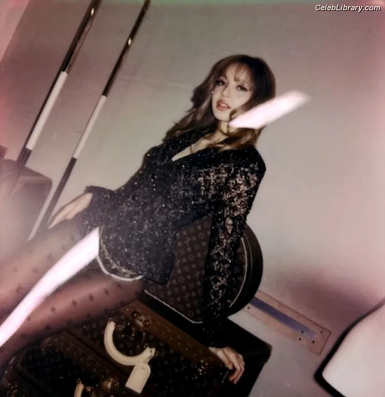 Lisa  BLΛƆKPIИK (Blackpink) photo 20 of 6190