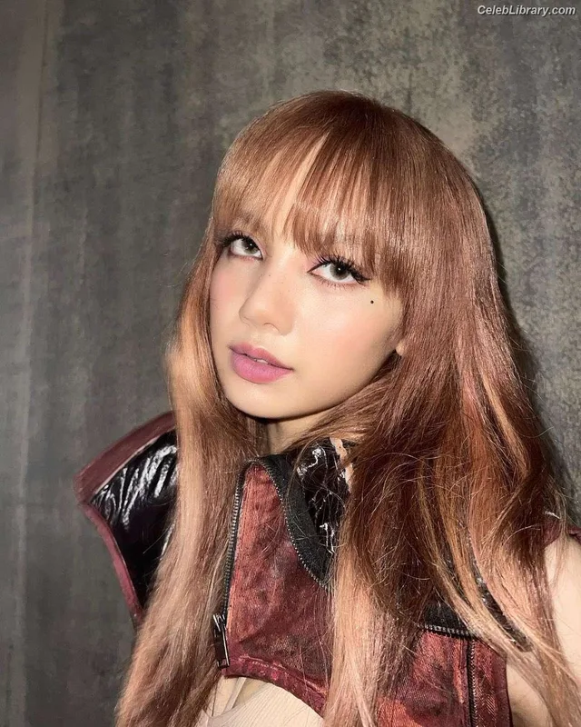 Lisa  BLΛƆKPIИK (Blackpink) photo 14 of 6190