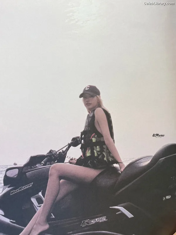 Lisa  BLΛƆKPIИK (Blackpink) photo 21 of 6190