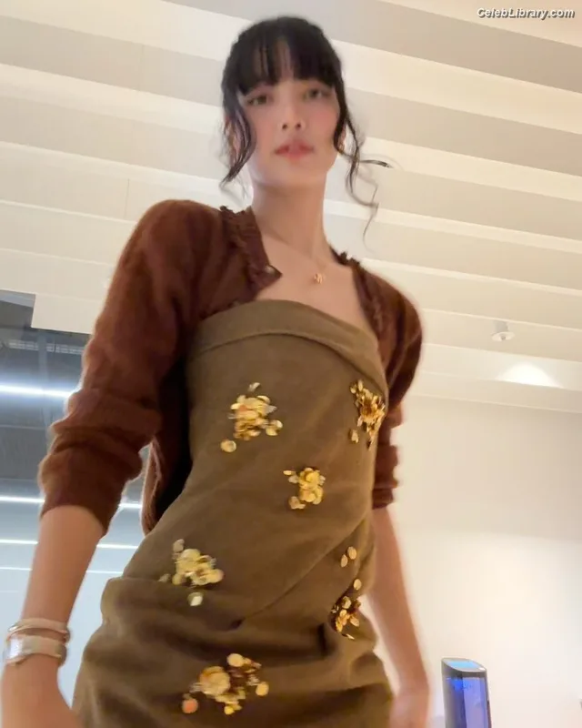 Lisa BLΛƆKPIИK (Blackpink) photo 18 of 6190