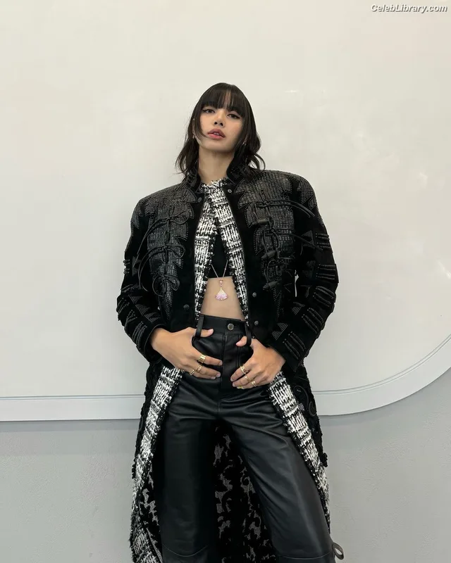 Lisa BLΛƆKPIИK (Blackpink) photo 21 of 6190