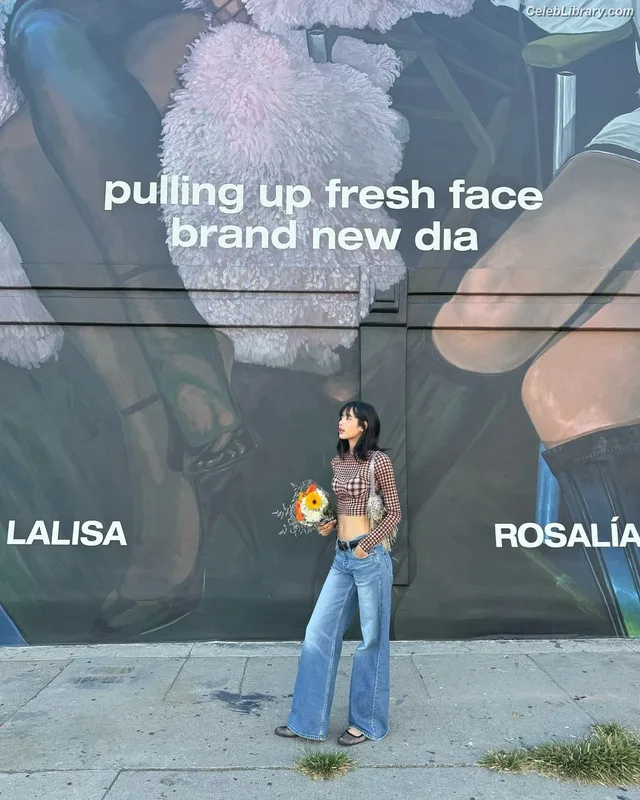 Lisa  BLΛƆKPIИK (Blackpink) photo 12 of 6190