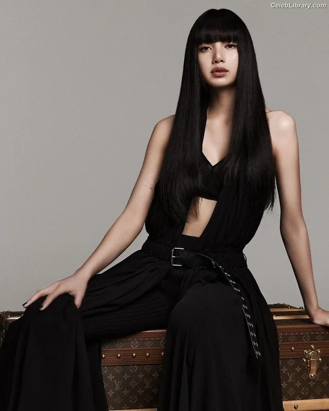 Lisa  BLΛƆKPIИK (Blackpink) photo 24 of 6190