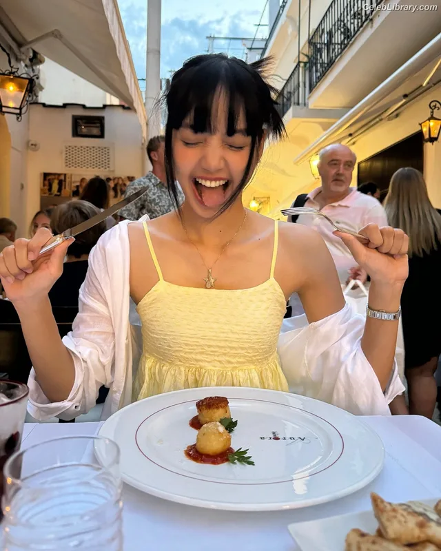 Lisa  BLΛƆKPIИK (Blackpink) photo 4 of 6190