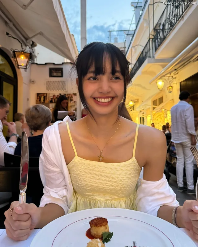 Lisa  BLΛƆKPIИK (Blackpink) photo 5 of 6190