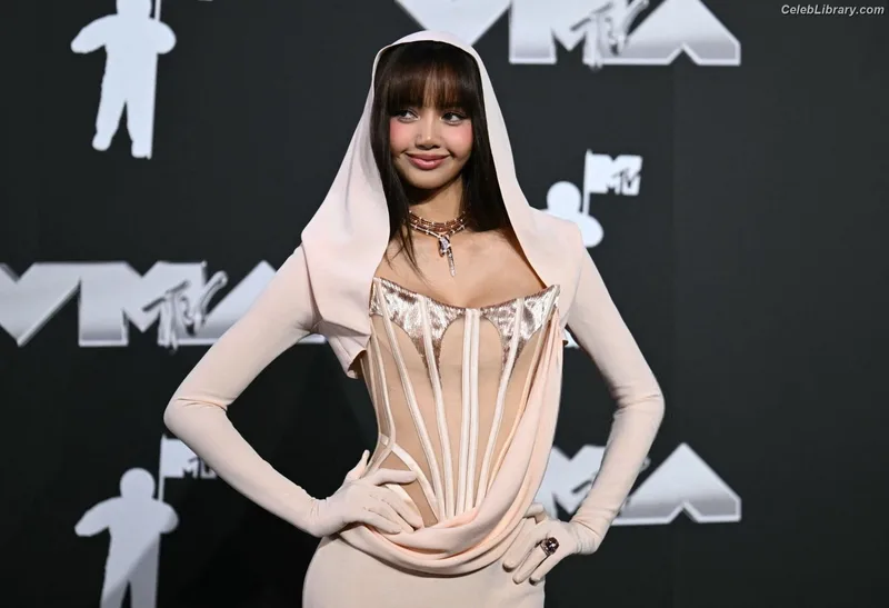 Lisa  BLΛƆKPIИK (Blackpink) photo 10 of 6190