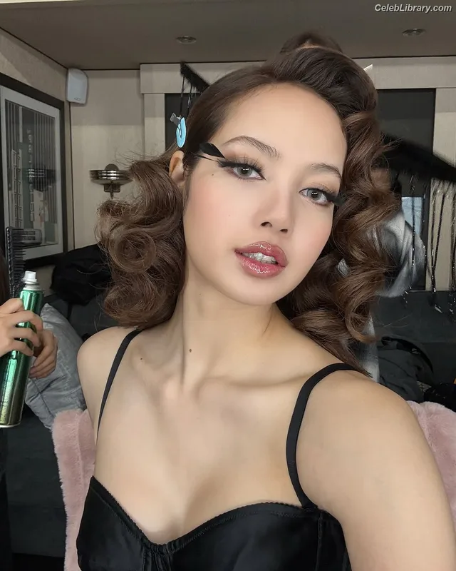 Lisa  BLΛƆKPIИK (Blackpink) photo 5 of 6190