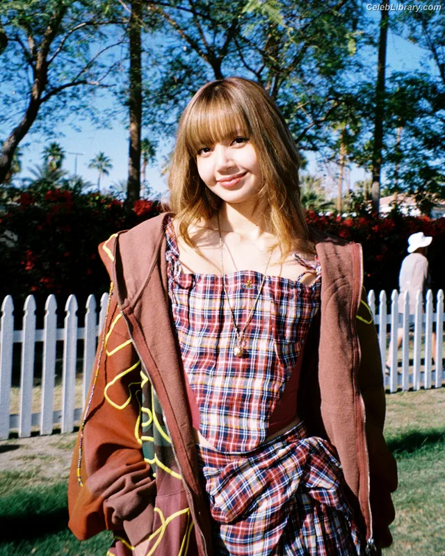 Lisa  BLΛƆKPIИK (Blackpink) photo 13 of 6190