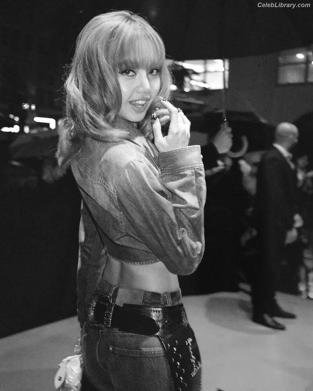 Lisa  BLΛƆKPIИK (Blackpink) photo 15 of 6190