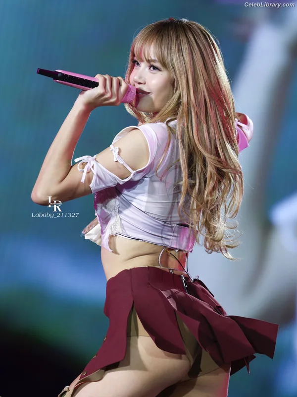 Lisa  BLΛƆKPIИK (Blackpink) photo 19 of 6190