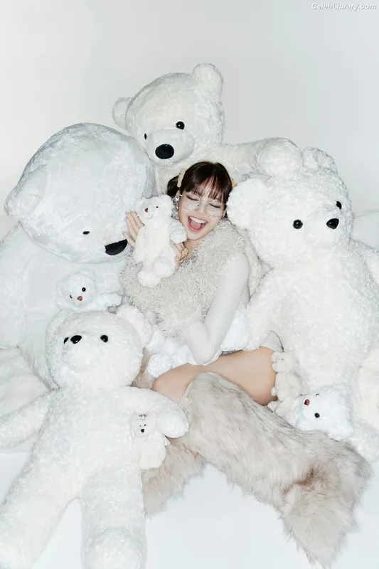 Lisa  BLΛƆKPIИK (Blackpink) photo 3 of 6190