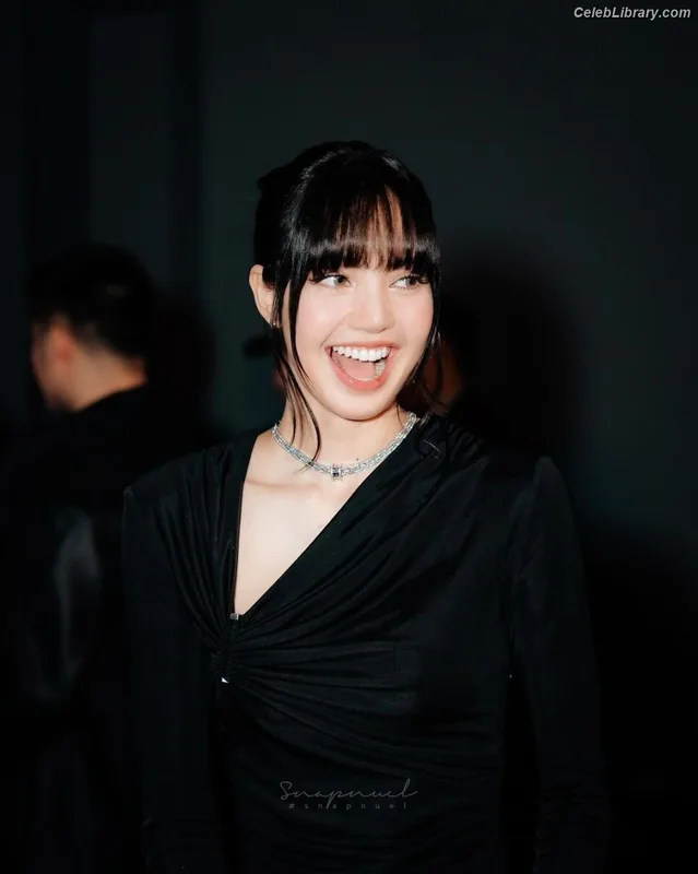Lisa  BLΛƆKPIИK (Blackpink) photo 10 of 6190