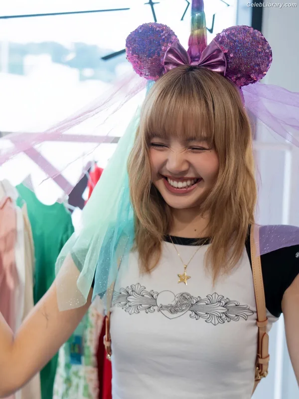 Lisa  BLΛƆKPIИK (Blackpink) photo 14 of 6190