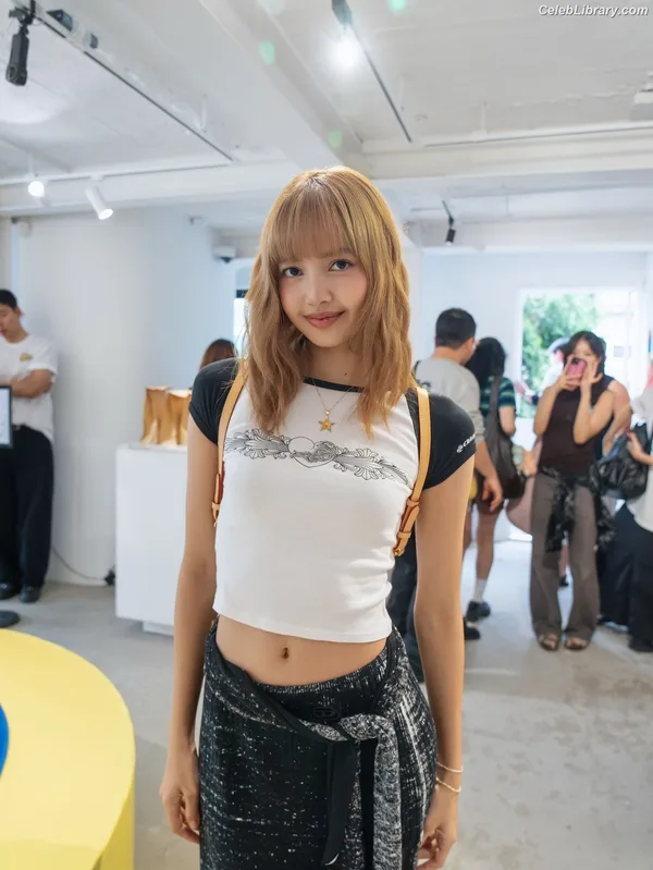 Lisa  BLΛƆKPIИK (Blackpink) photo 16 of 6190