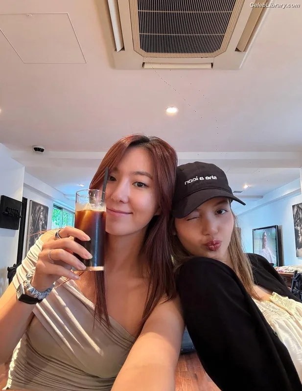 Lisa  BLΛƆKPIИK (Blackpink) photo 18 of 6190