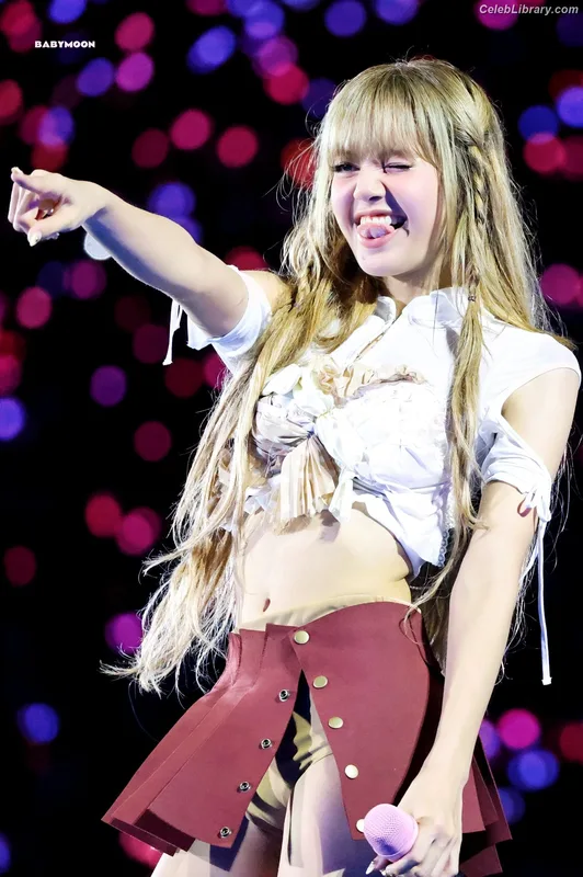 Lisa  BLΛƆKPIИK (Blackpink) photo 4 of 6190