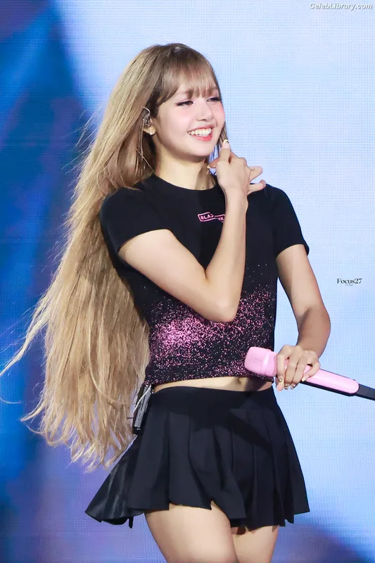 Lisa  BLΛƆKPIИK (Blackpink) photo 7 of 6190