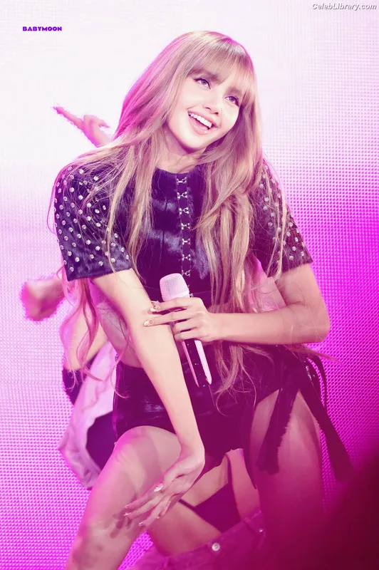 Lisa  BLΛƆKPIИK (Blackpink) photo 21 of 6190