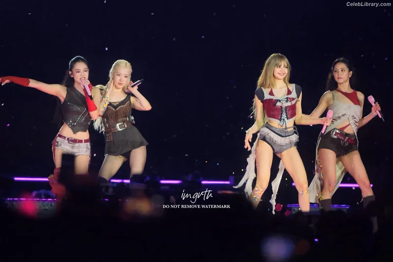 Lisa  BLΛƆKPIИK (Blackpink) photo 1 of 6190
