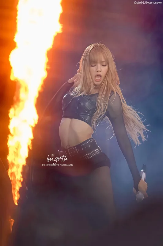 Lisa  BLΛƆKPIИK (Blackpink) photo 4 of 6190