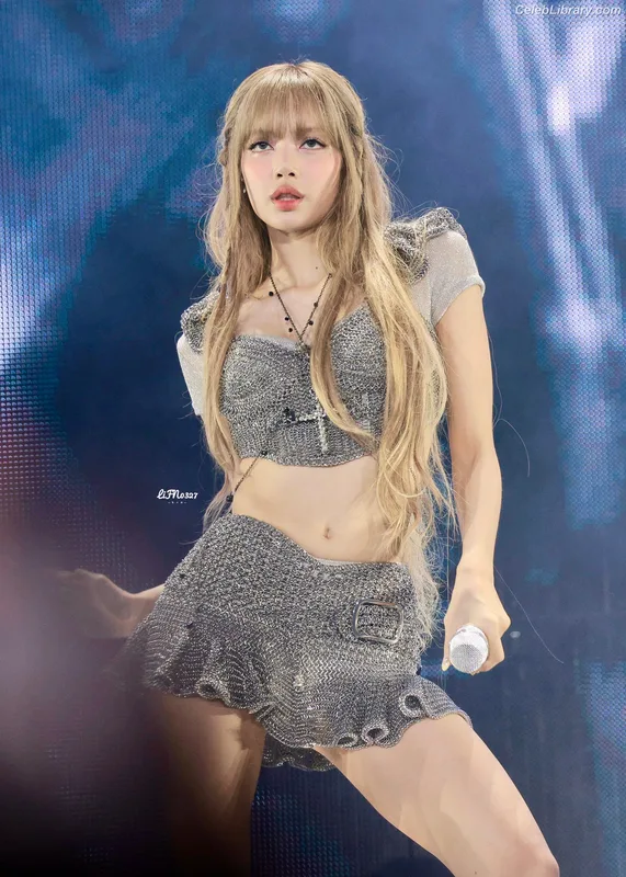 Lisa  BLΛƆKPIИK (Blackpink) photo 8 of 6190