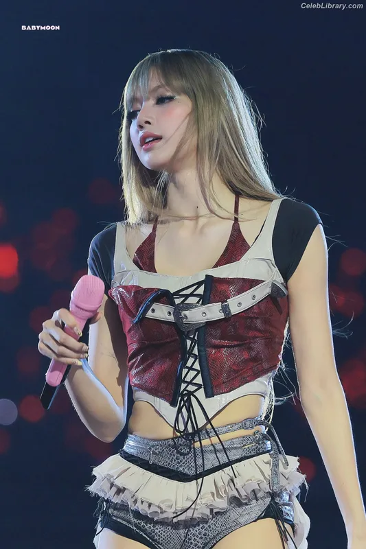 Lisa  BLΛƆKPIИK (Blackpink) photo 9 of 6190