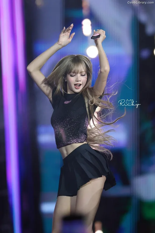 Lisa  BLΛƆKPIИK (Blackpink) photo 11 of 6190