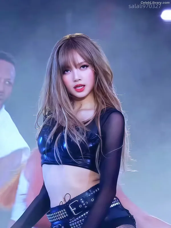 Lisa  BLΛƆKPIИK (Blackpink) photo 15 of 6190