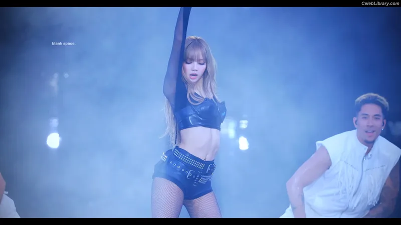 Lisa  BLΛƆKPIИK (Blackpink) photo 23 of 6190