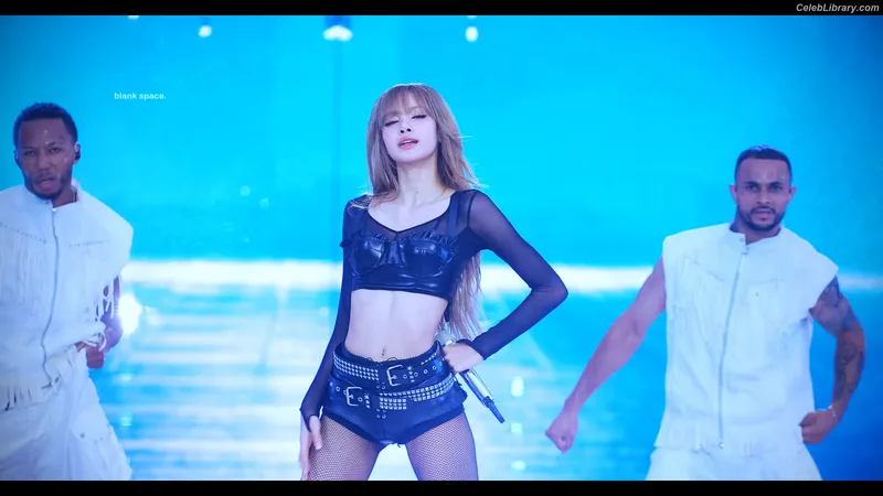 Lisa  BLΛƆKPIИK (Blackpink) photo 4 of 6190