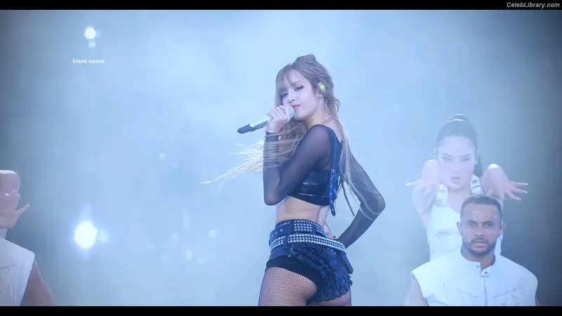 Lisa  BLΛƆKPIИK (Blackpink) photo 7 of 6190
