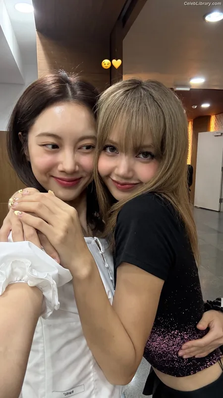 Lisa  BLΛƆKPIИK (Blackpink) photo 23 of 6190