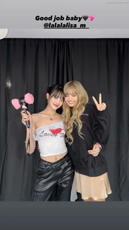 Lisa  BLΛƆKPIИK (Blackpink) photo 1 of 6190