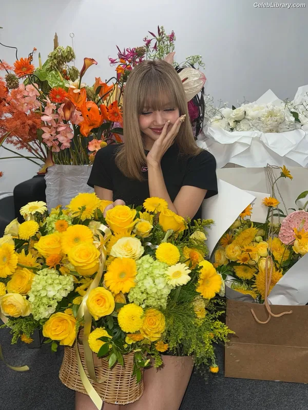 Lisa  BLΛƆKPIИK (Blackpink) photo 9 of 6190
