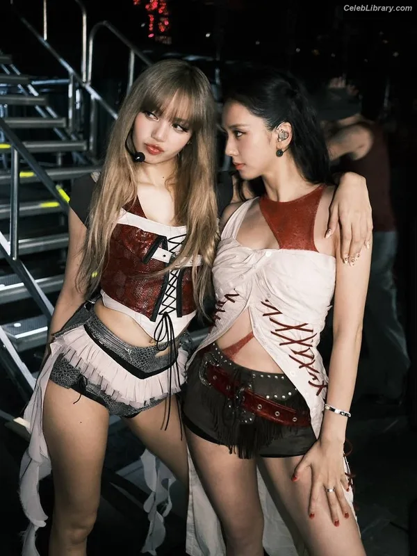 Lisa  BLΛƆKPIИK (Blackpink) photo 12 of 6190