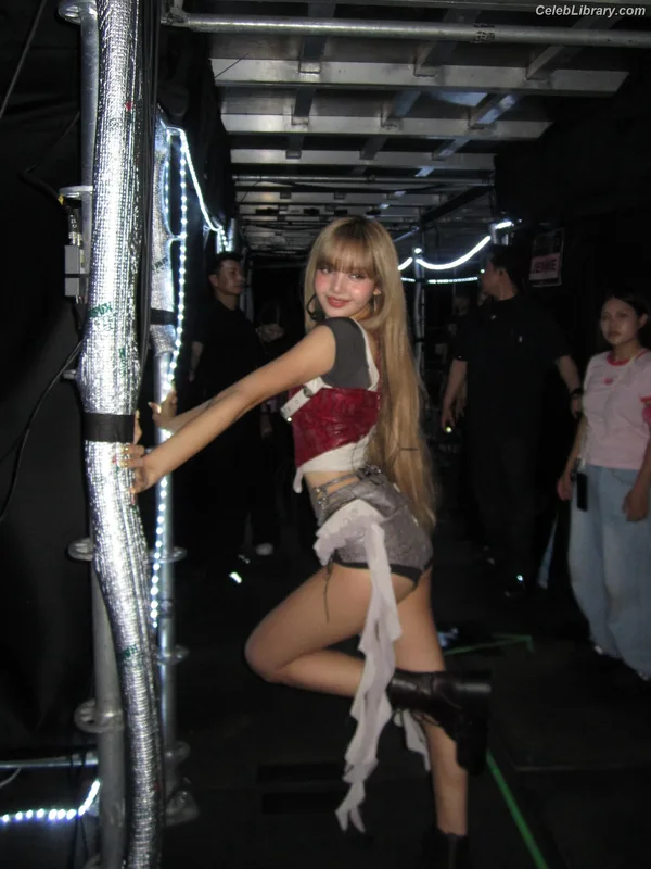 Lisa  BLΛƆKPIИK (Blackpink) photo 14 of 6190
