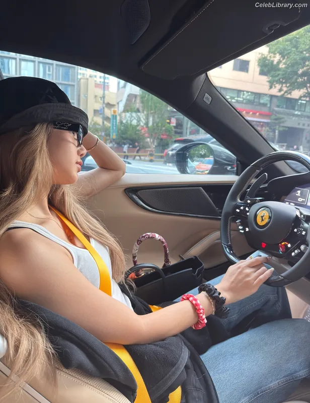 Lisa  BLΛƆKPIИK (Blackpink) photo 6 of 6190