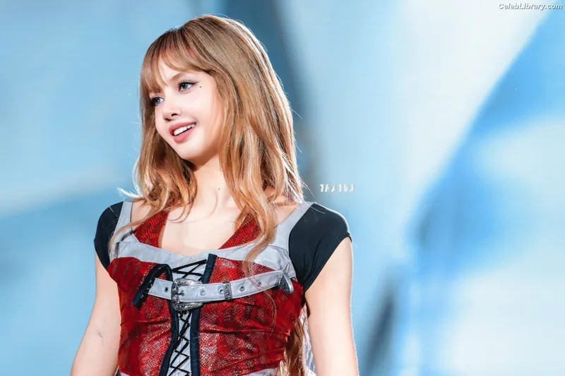 Lisa  BLΛƆKPIИK (Blackpink) photo 16 of 6190
