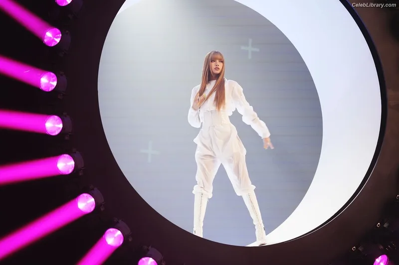 Lisa  BLΛƆKPIИK (Blackpink) photo 22 of 6190