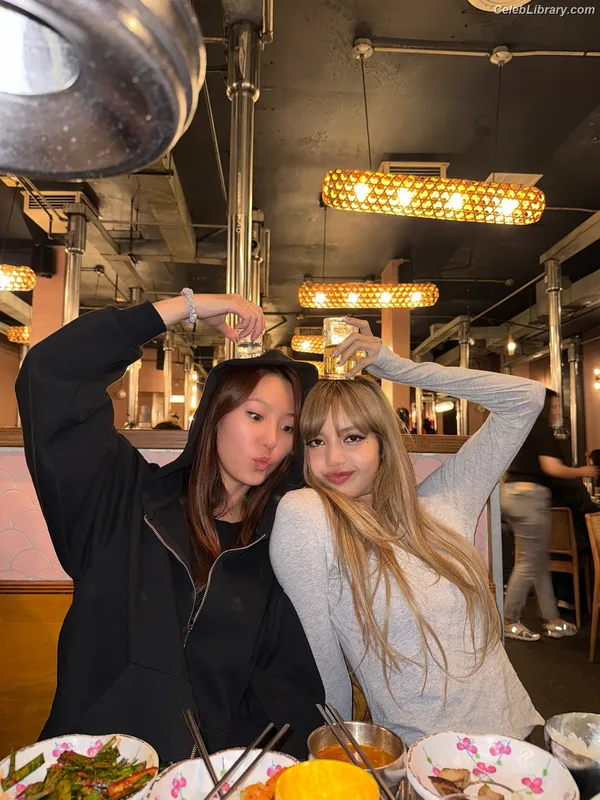 Lisa  BLΛƆKPIИK (Blackpink) photo 24 of 6190