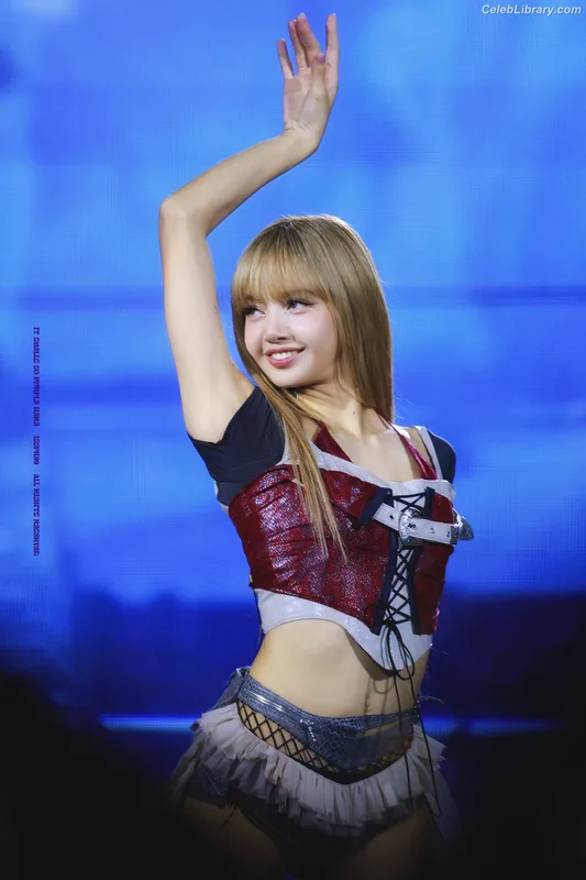 Lisa  BLΛƆKPIИK (Blackpink) photo 3 of 6190