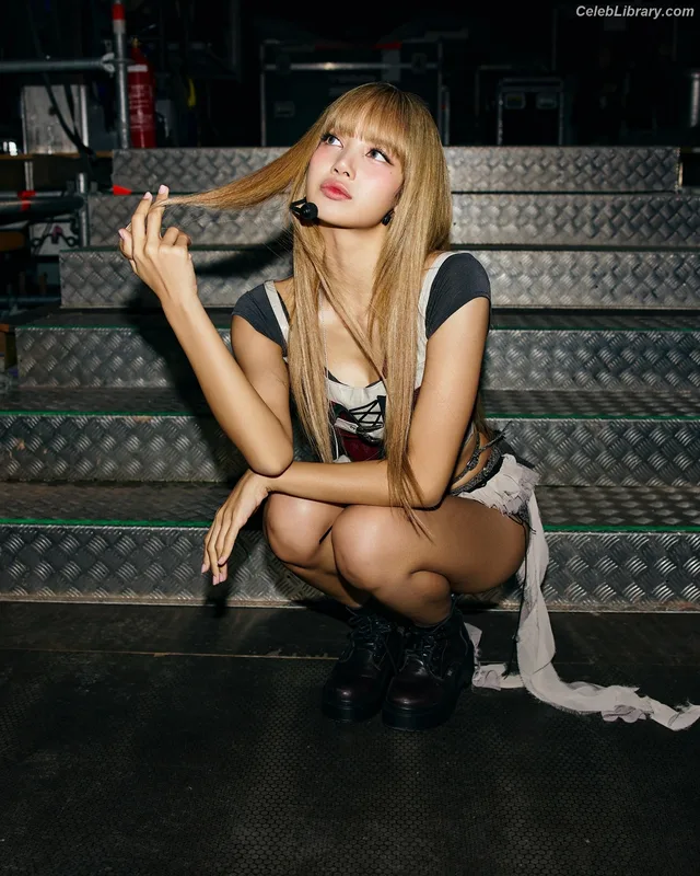 Lisa  BLΛƆKPIИK (Blackpink) photo 9 of 6190