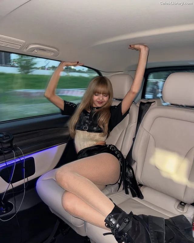 Lisa  BLΛƆKPIИK (Blackpink) photo 17 of 6190
